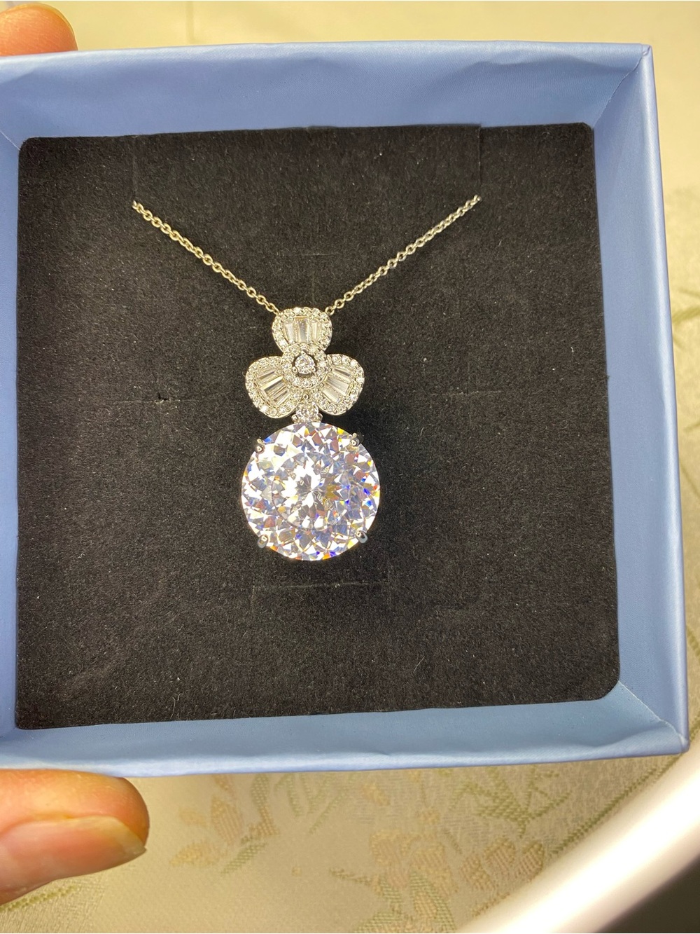 Sparkling bird nest cut diamond Drop Pendant Necklace in Silver